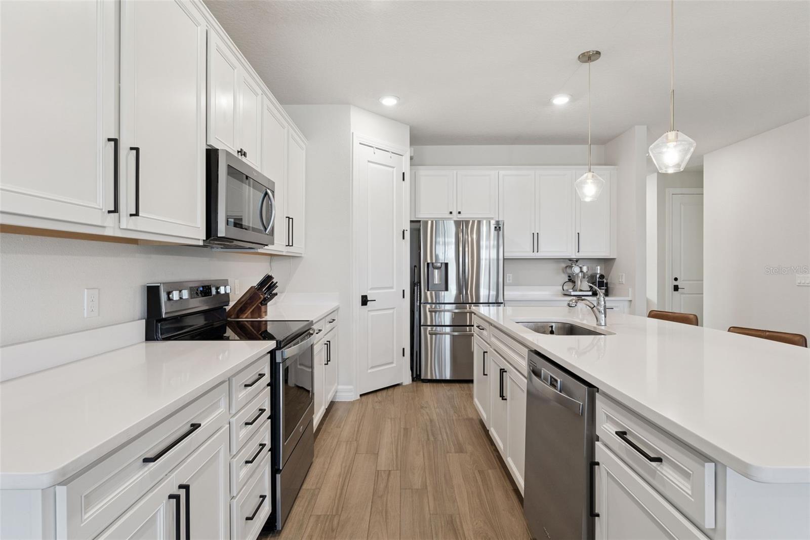 Image 11 of 52 For 2437 Knoll Drive