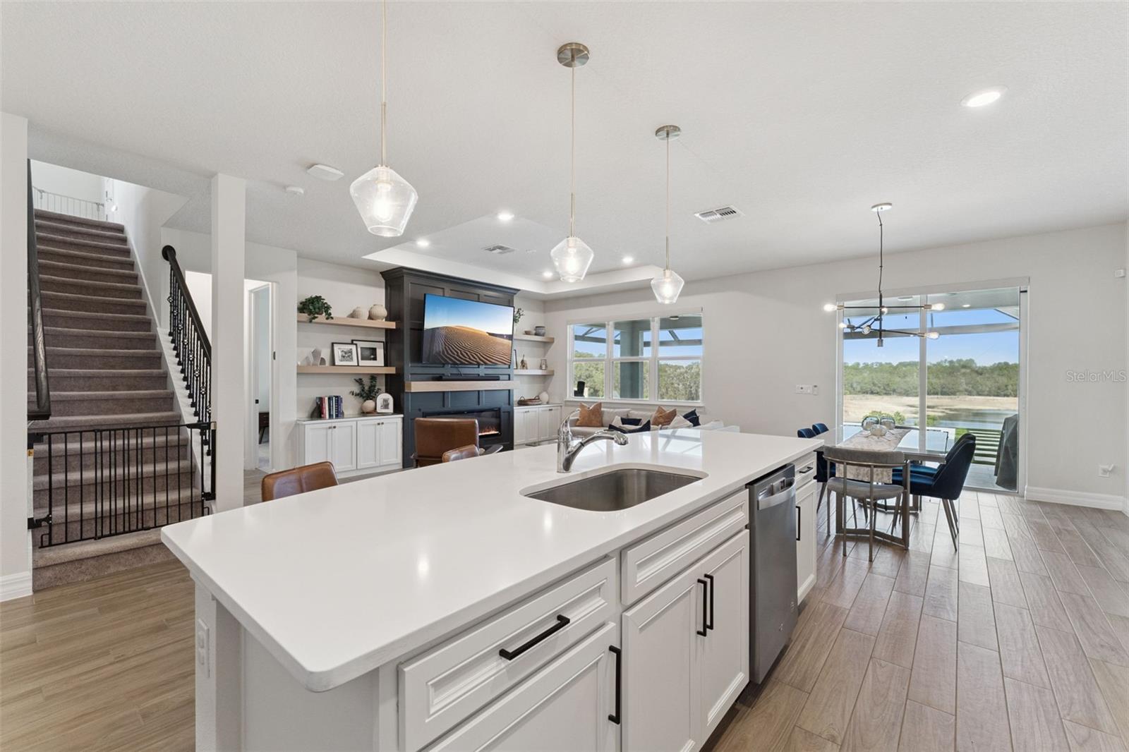 Image 13 of 52 For 2437 Knoll Drive