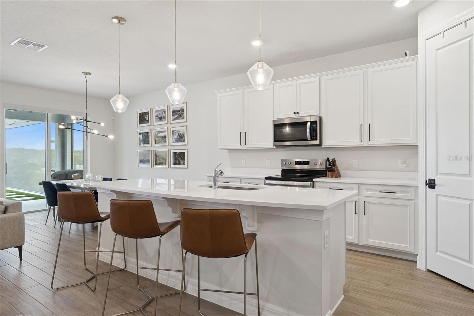 Image 14 of 52 For 2437 Knoll Drive