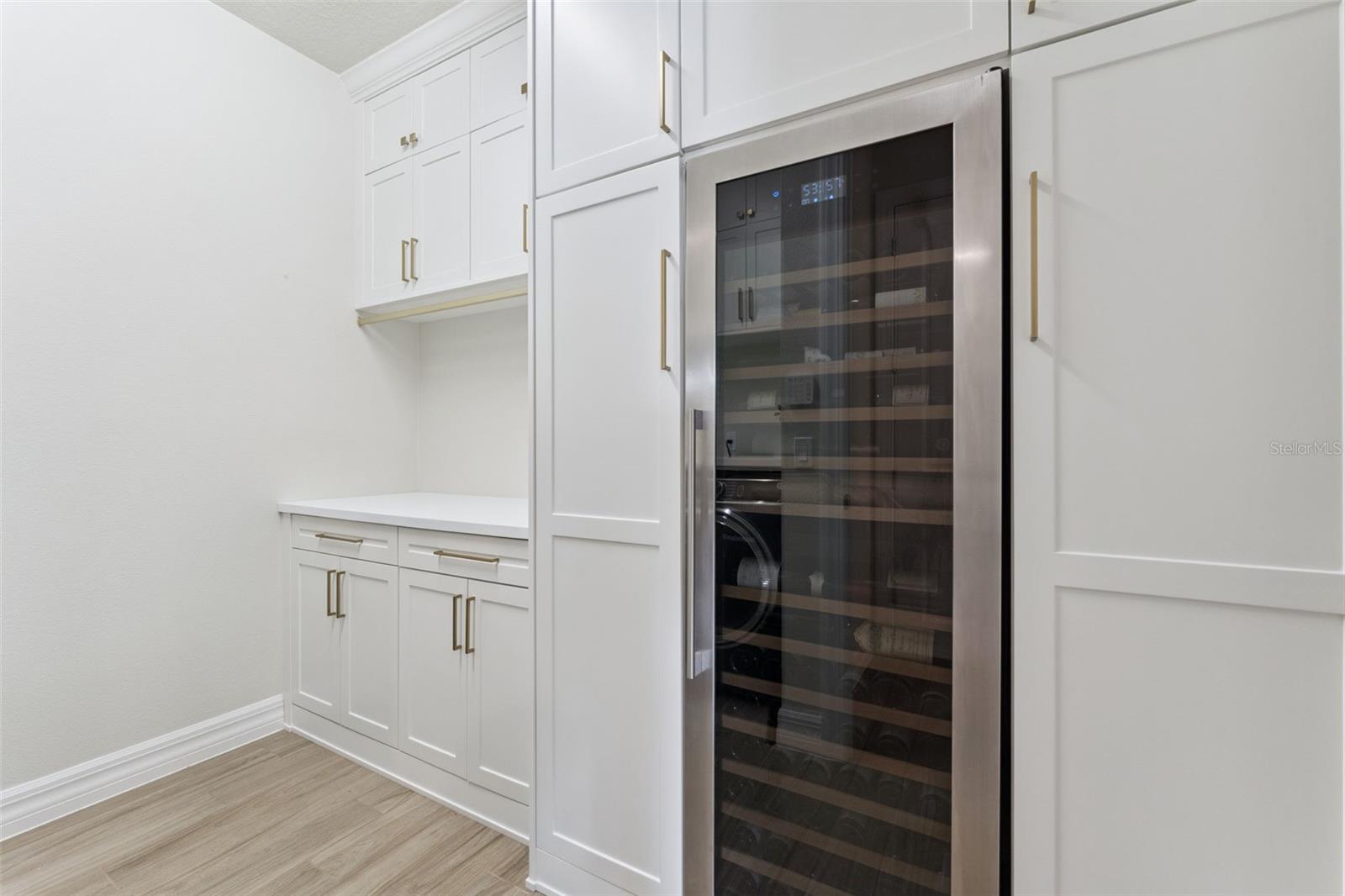 Image 18 of 52 For 2437 Knoll Drive