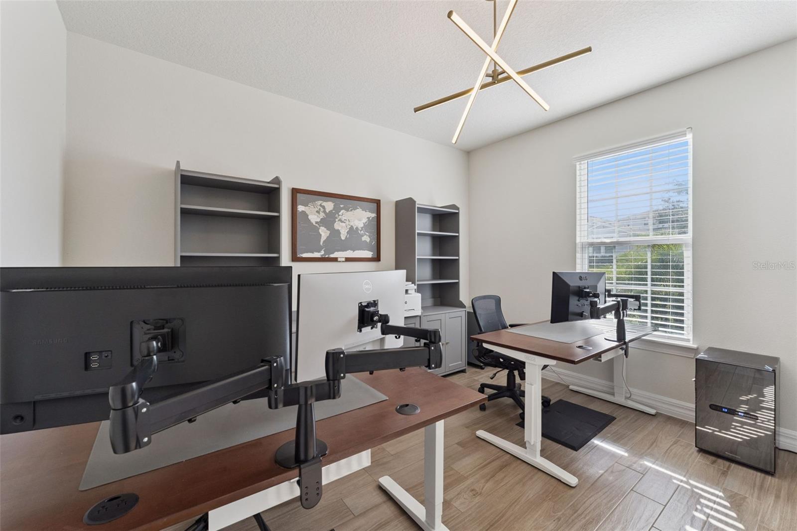 Image 20 of 52 For 2437 Knoll Drive