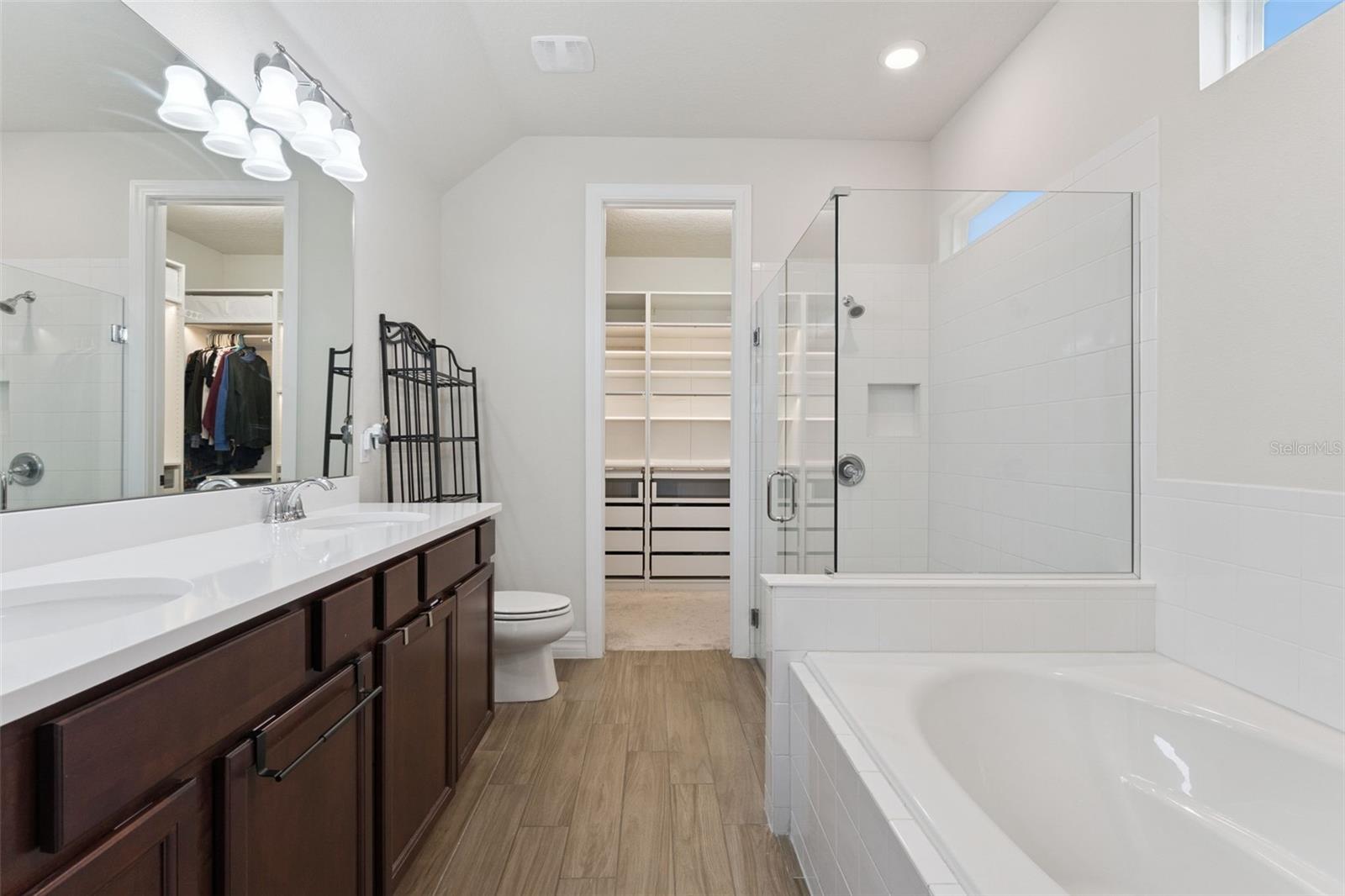 Image 26 of 52 For 2437 Knoll Drive