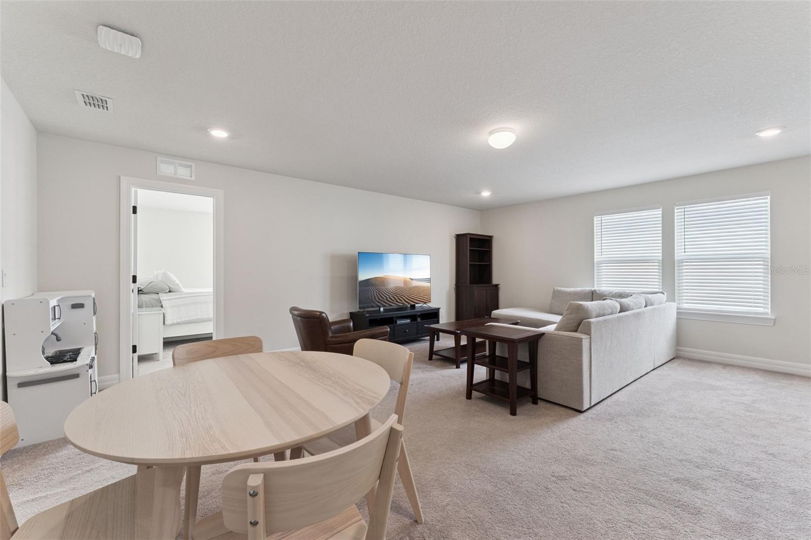 Image 29 of 52 For 2437 Knoll Drive