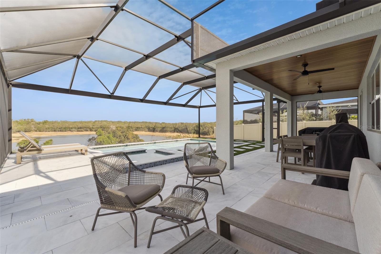 Image 5 of 52 For 2437 Knoll Drive