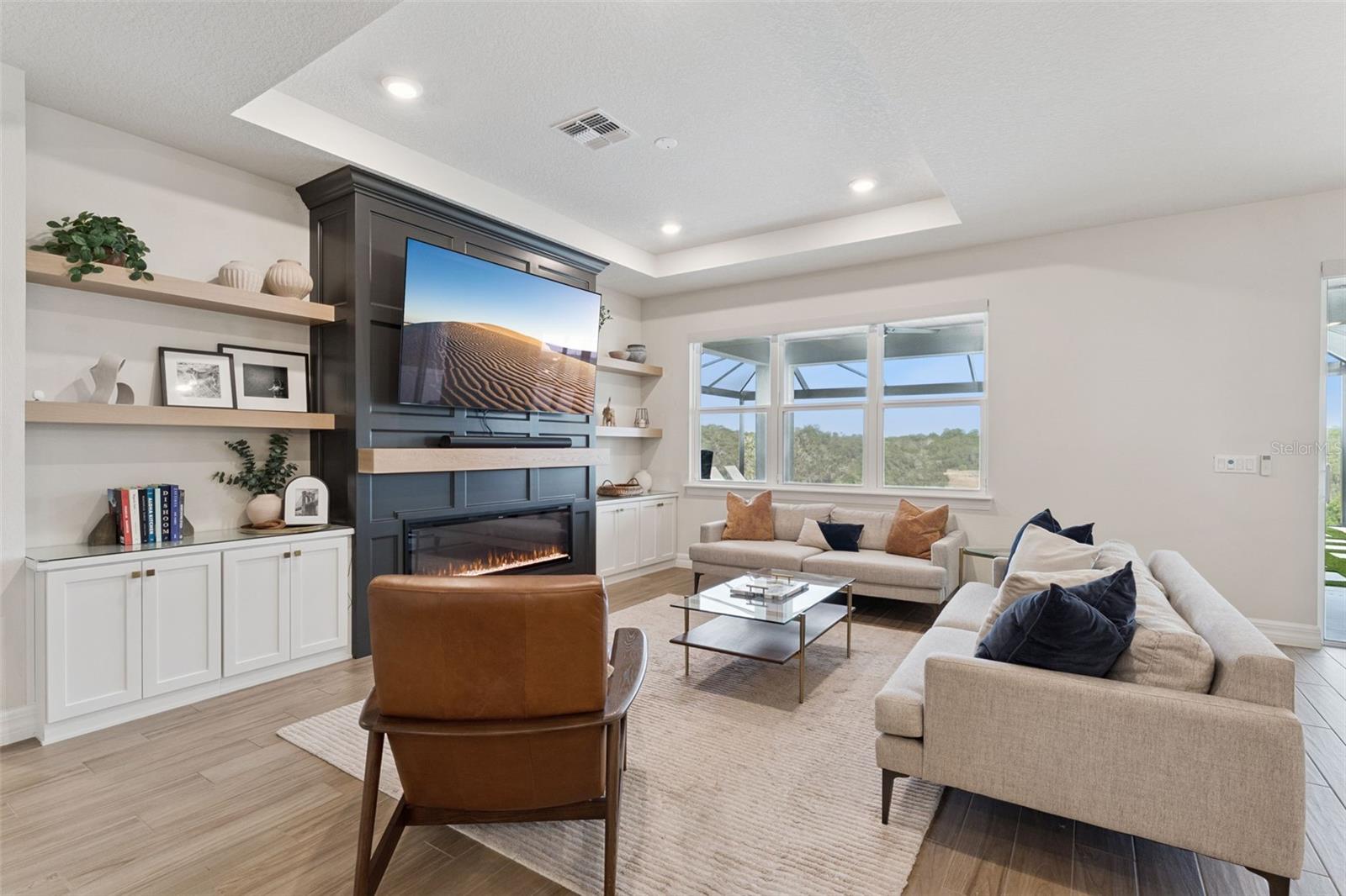 Image 8 of 52 For 2437 Knoll Drive