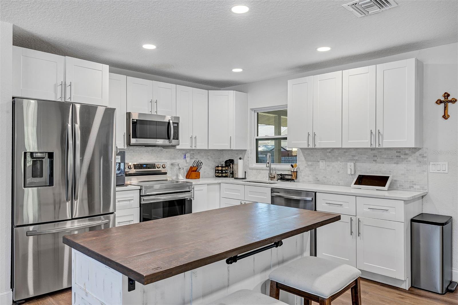 Image 3 of 18 For 912 Trailwood Drive