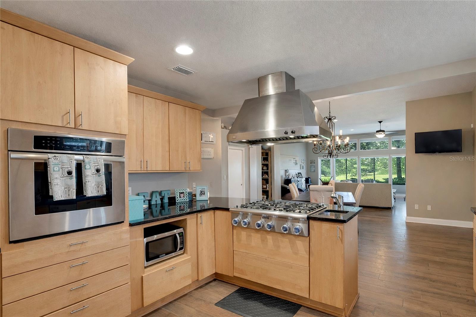 Image 5 of 31 For 2523 Bayfront Parkway