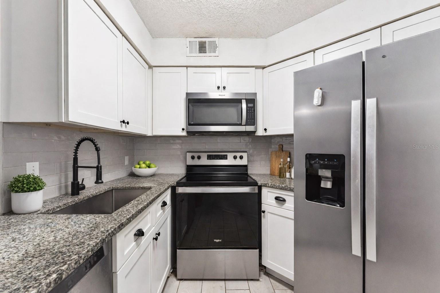 Image 10 of 39 For 3550 Southpointe Drive