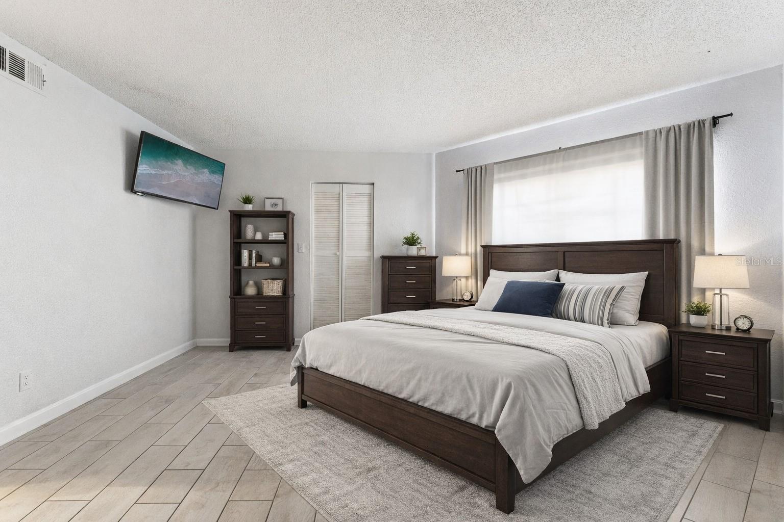 Image 11 of 39 For 3550 Southpointe Drive