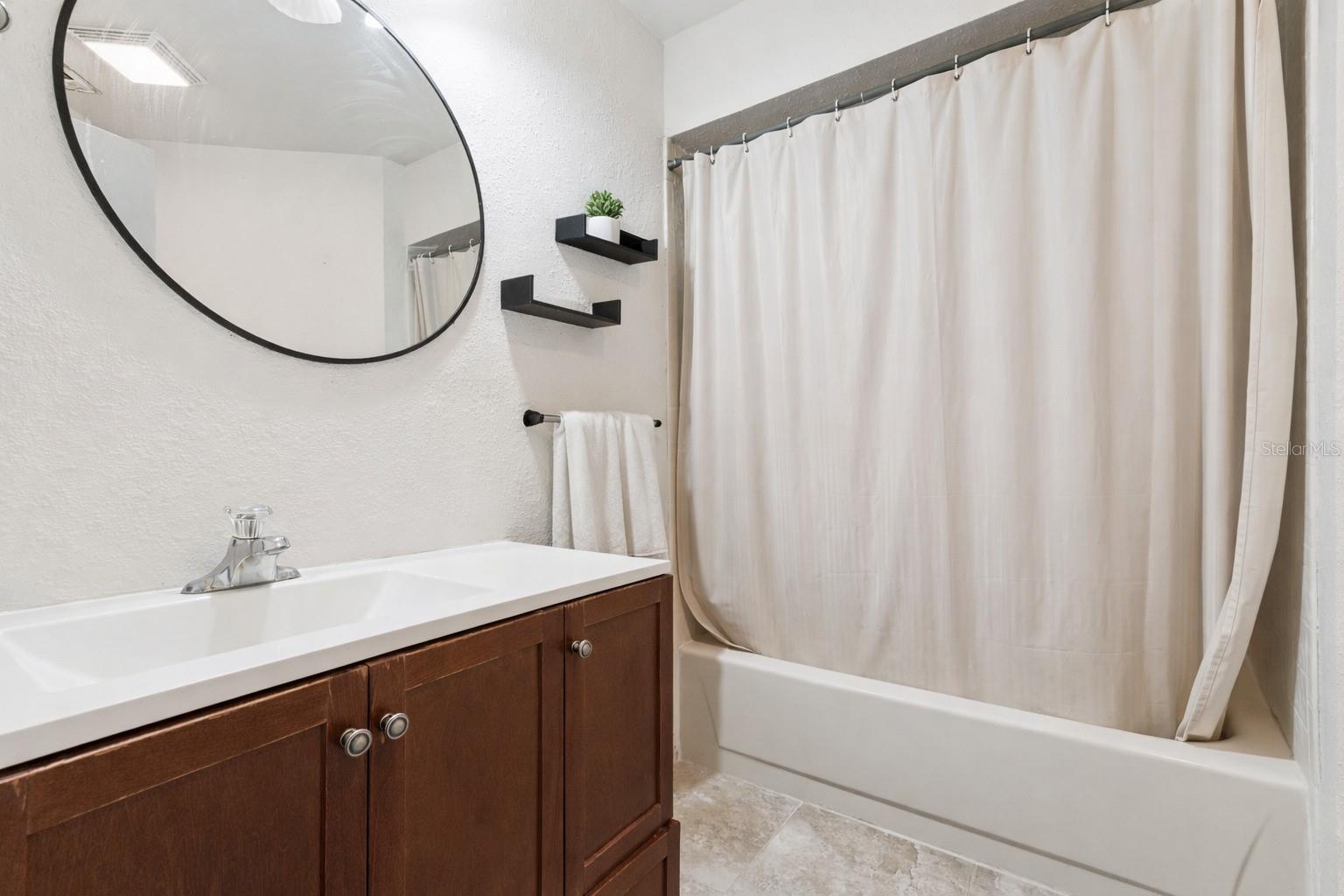 Image 12 of 39 For 3550 Southpointe Drive