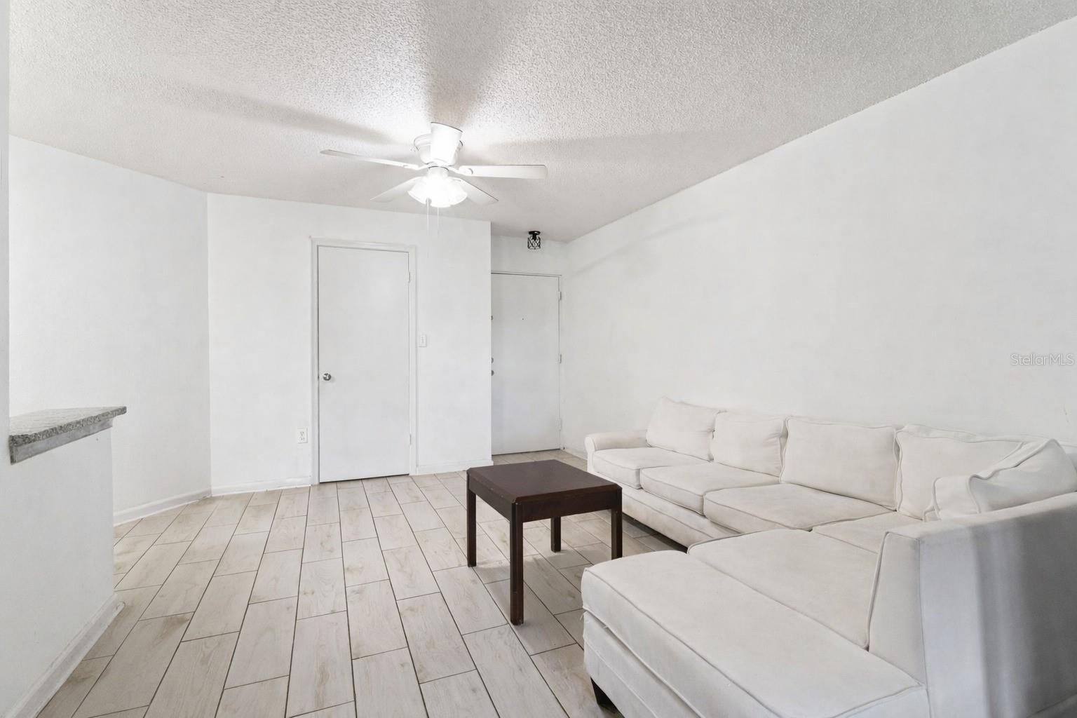 Image 7 of 39 For 3550 Southpointe Drive