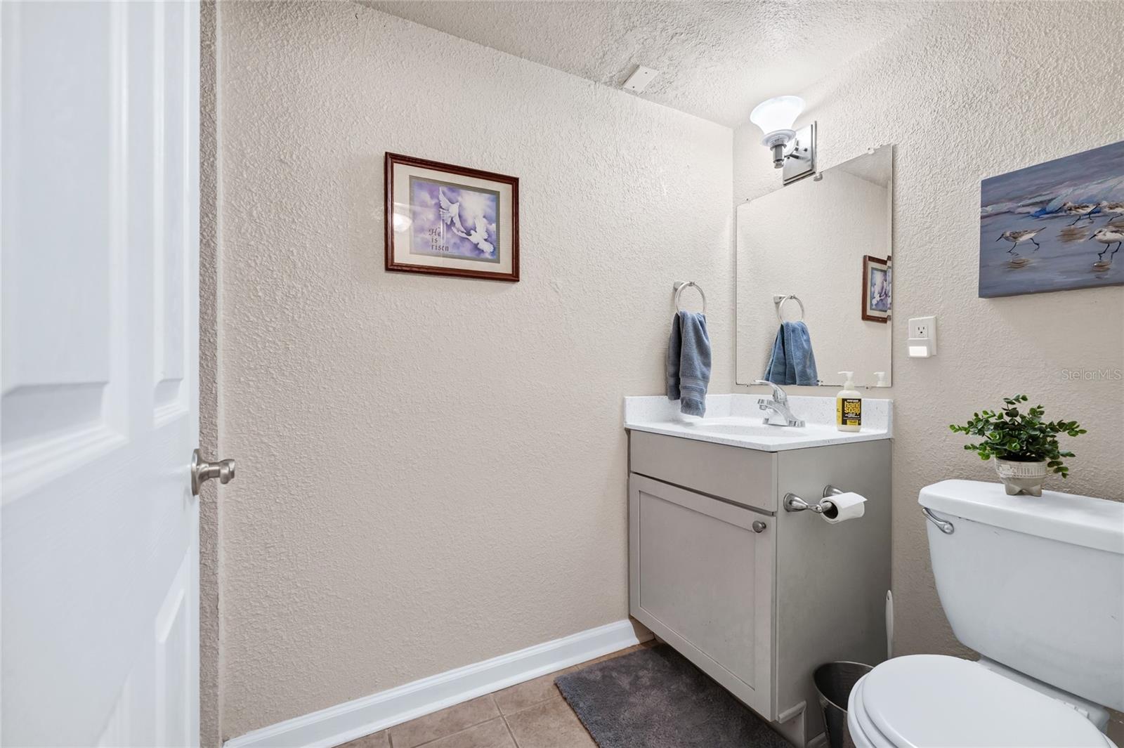 Image 17 of 28 For 772 Michigan Street 67