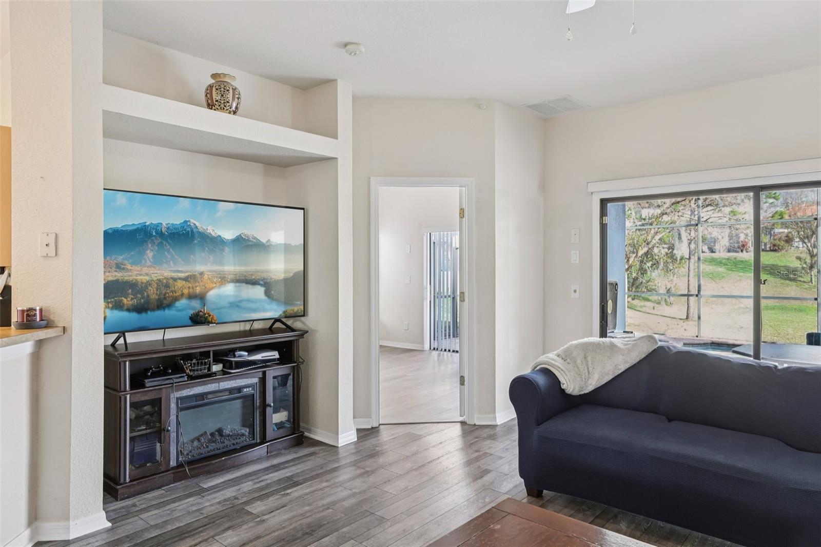 Image 10 of 38 For 328 Summer Place Loop