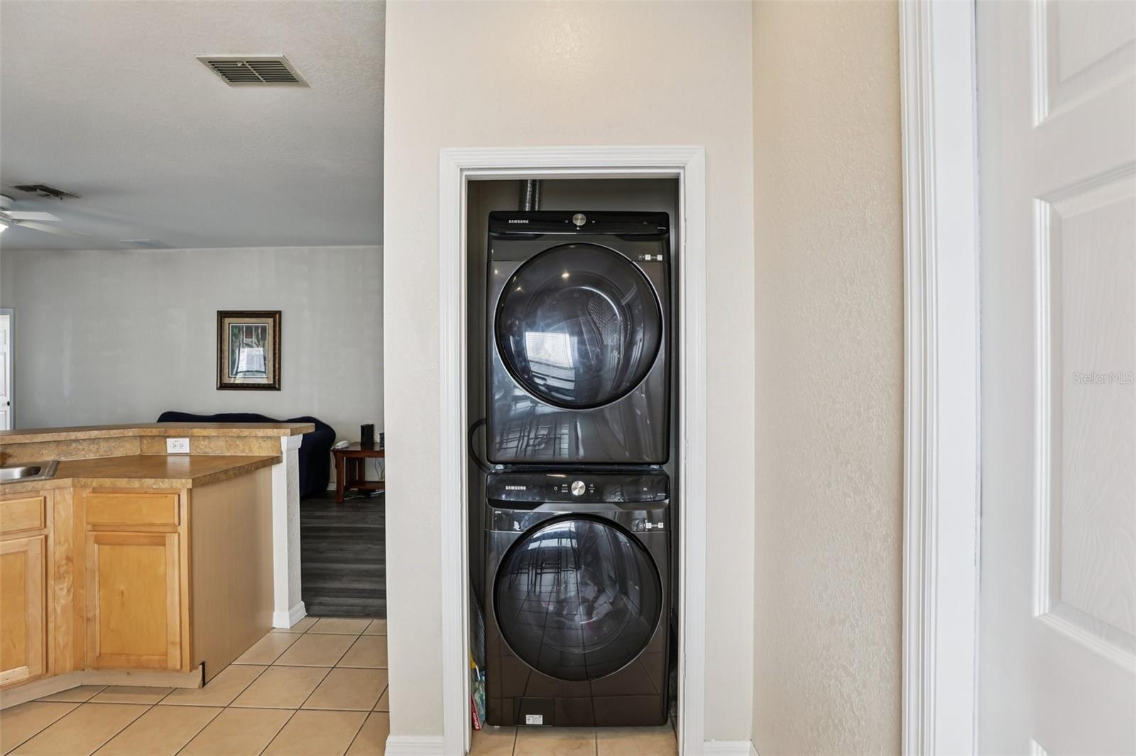 Image 13 of 38 For 328 Summer Place Loop