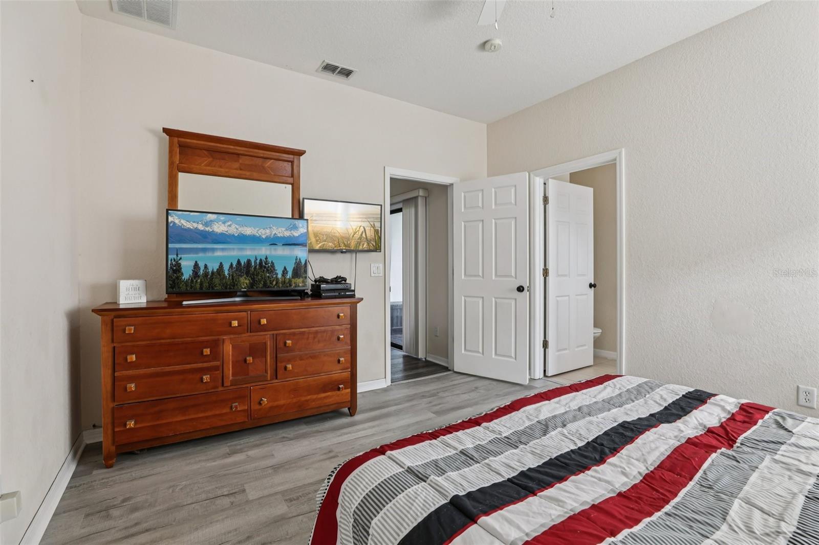 Image 15 of 38 For 328 Summer Place Loop