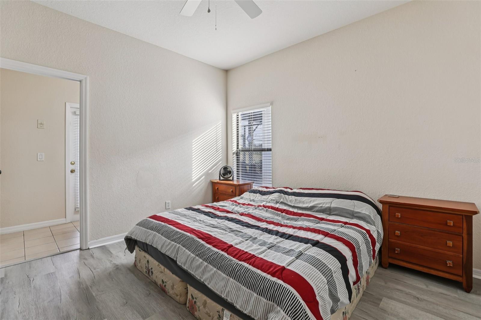 Image 16 of 38 For 328 Summer Place Loop