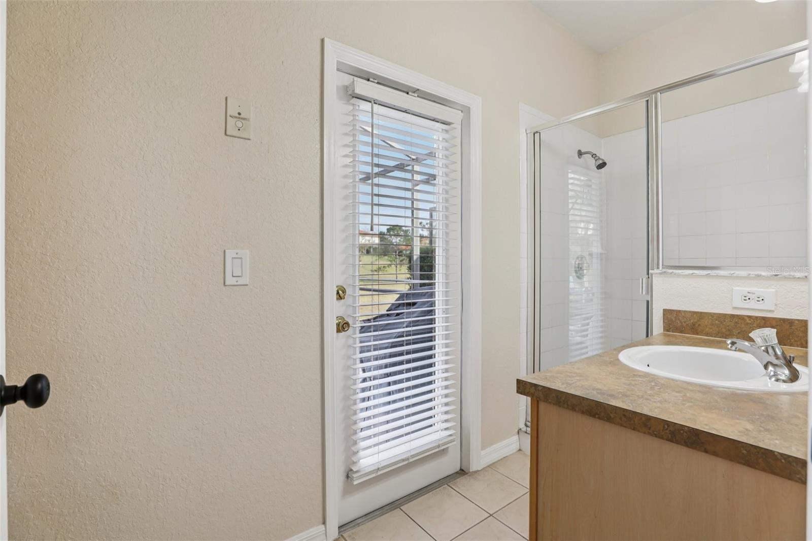 Image 18 of 38 For 328 Summer Place Loop