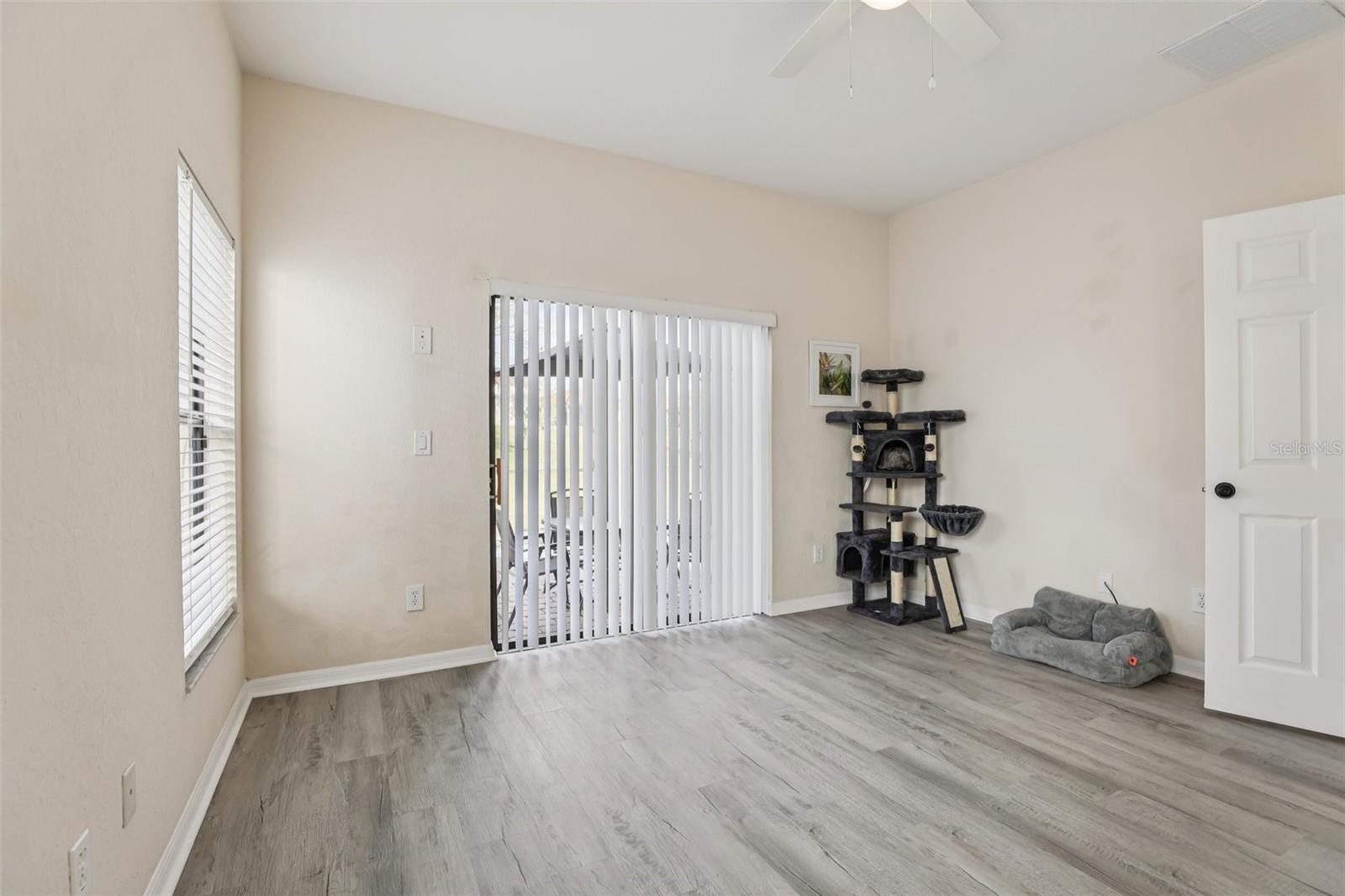 Image 19 of 38 For 328 Summer Place Loop