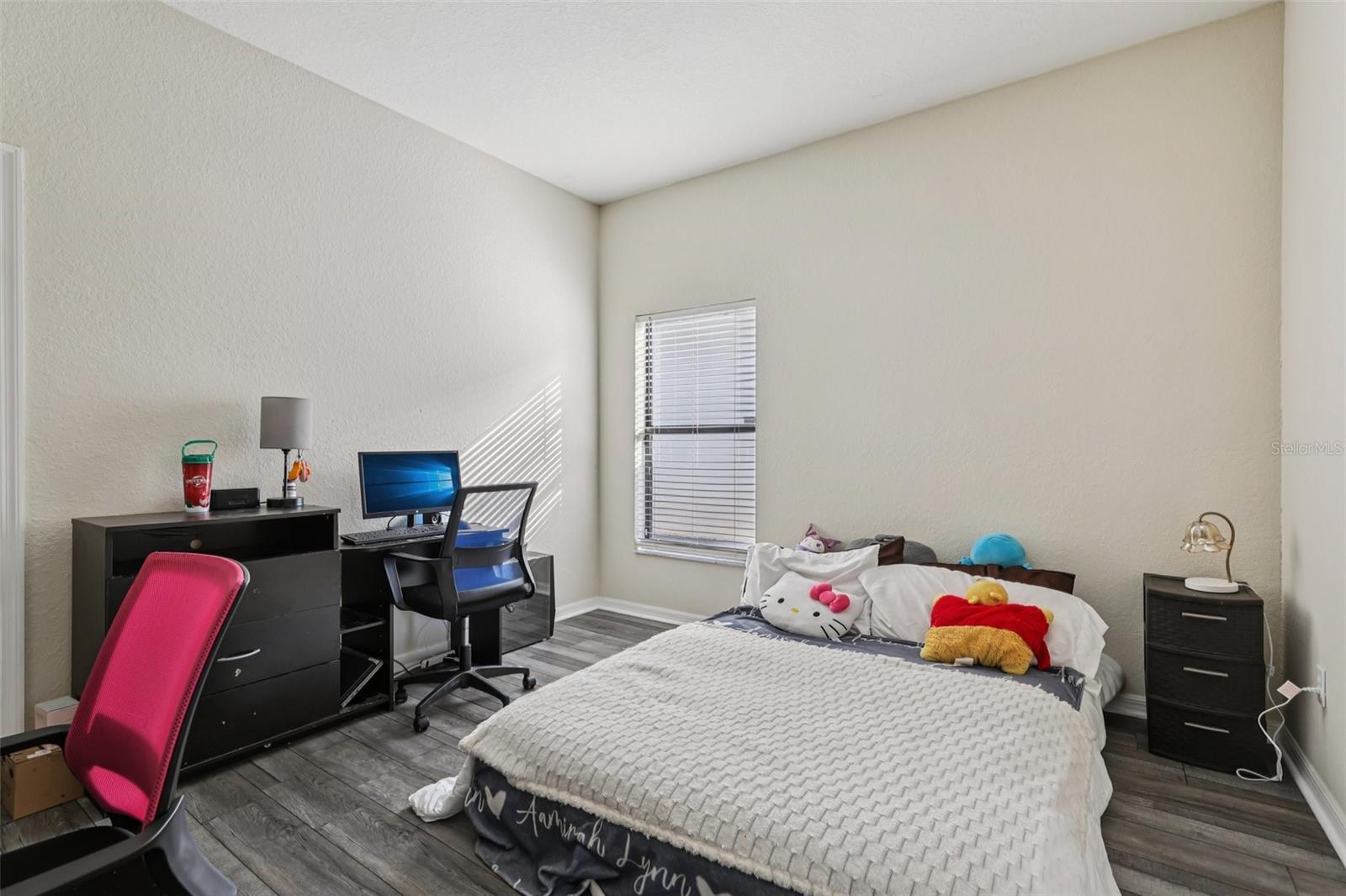 Image 23 of 38 For 328 Summer Place Loop