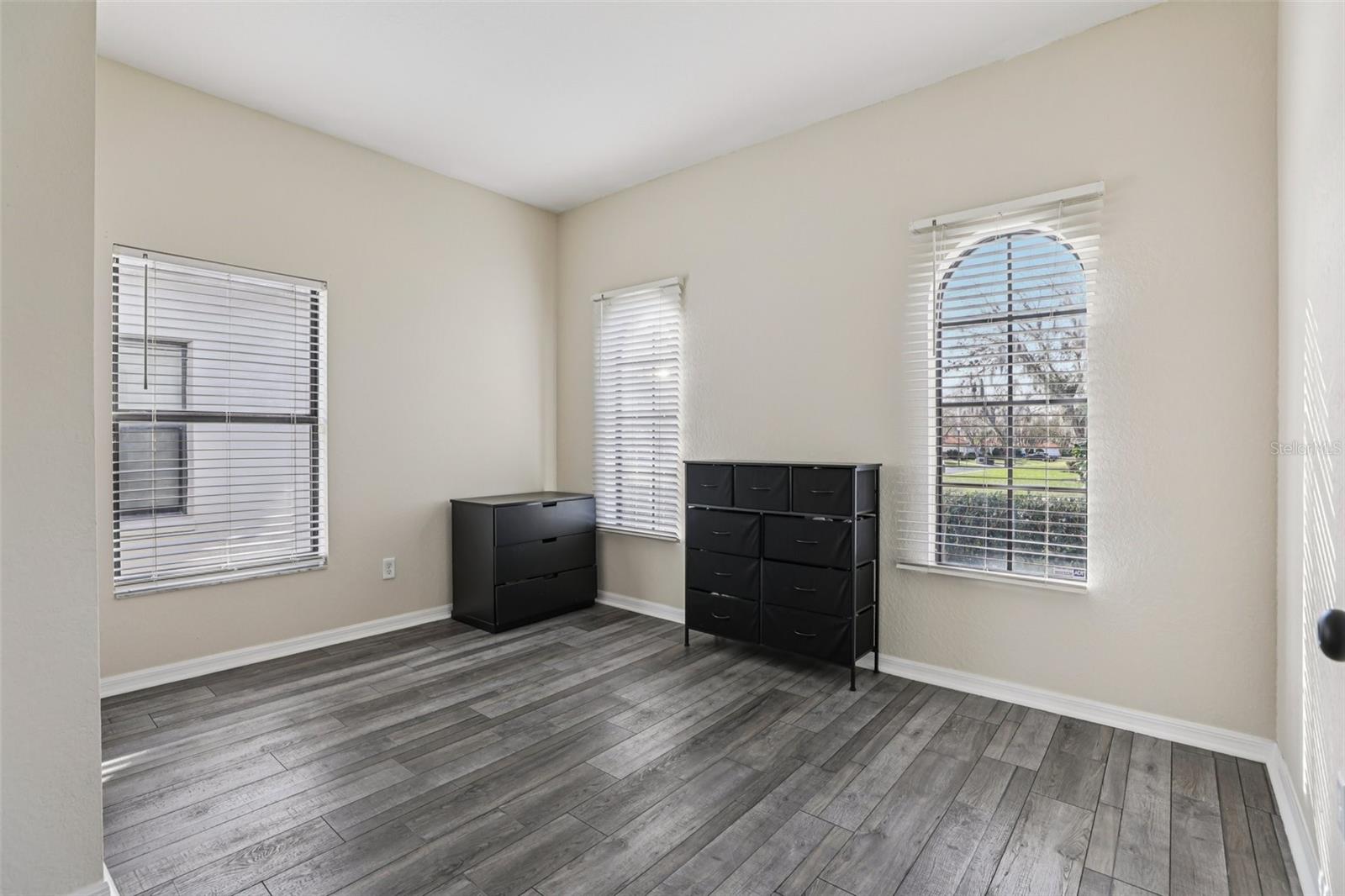 Image 26 of 38 For 328 Summer Place Loop