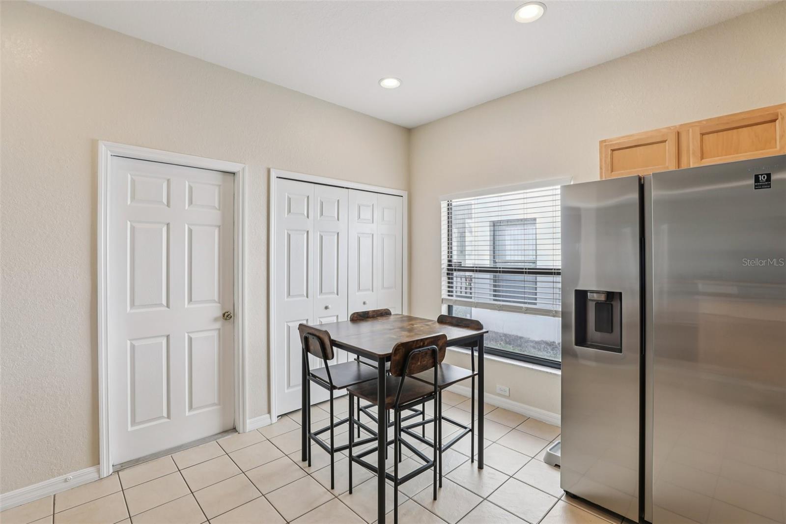 Image 6 of 38 For 328 Summer Place Loop