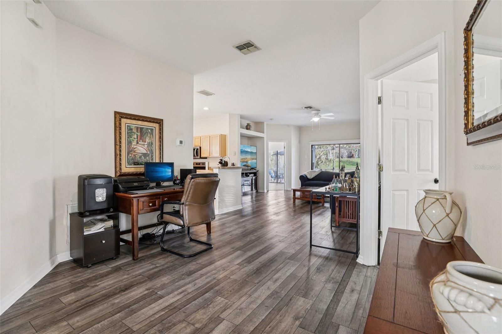 Image 9 of 38 For 328 Summer Place Loop