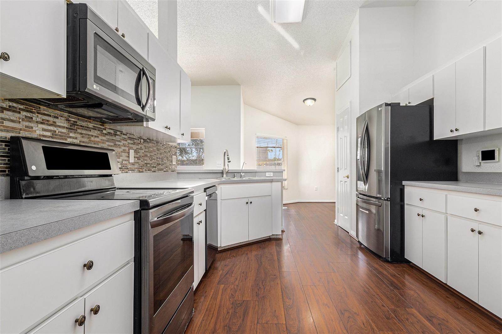 Image 10 of 27 For 7182 Summit Drive