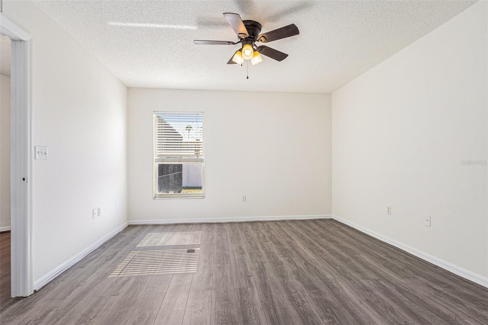 Image 19 of 27 For 7182 Summit Drive