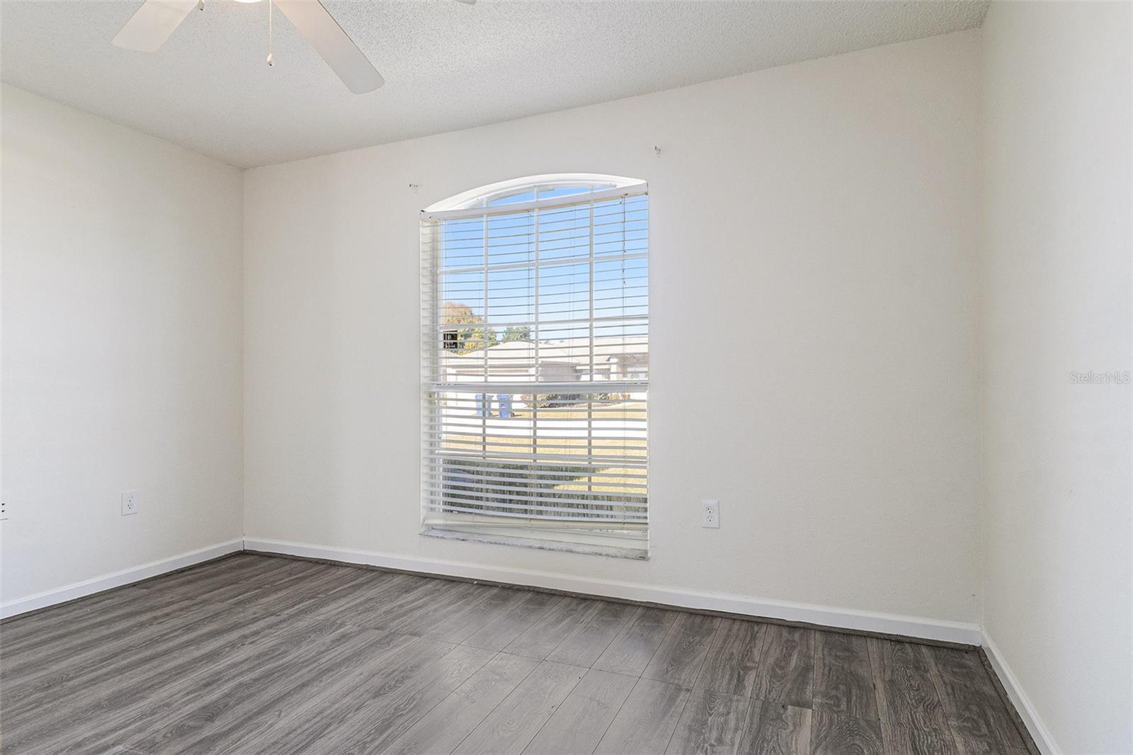 Image 22 of 27 For 7182 Summit Drive