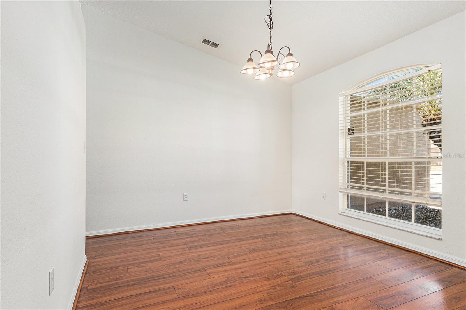 Image 8 of 27 For 7182 Summit Drive