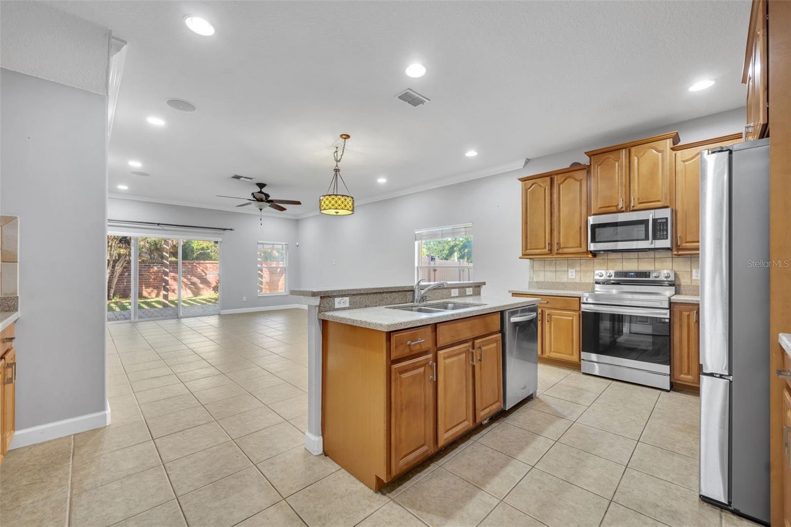 Image 6 of 32 For 5108 Legacy Oaks Drive