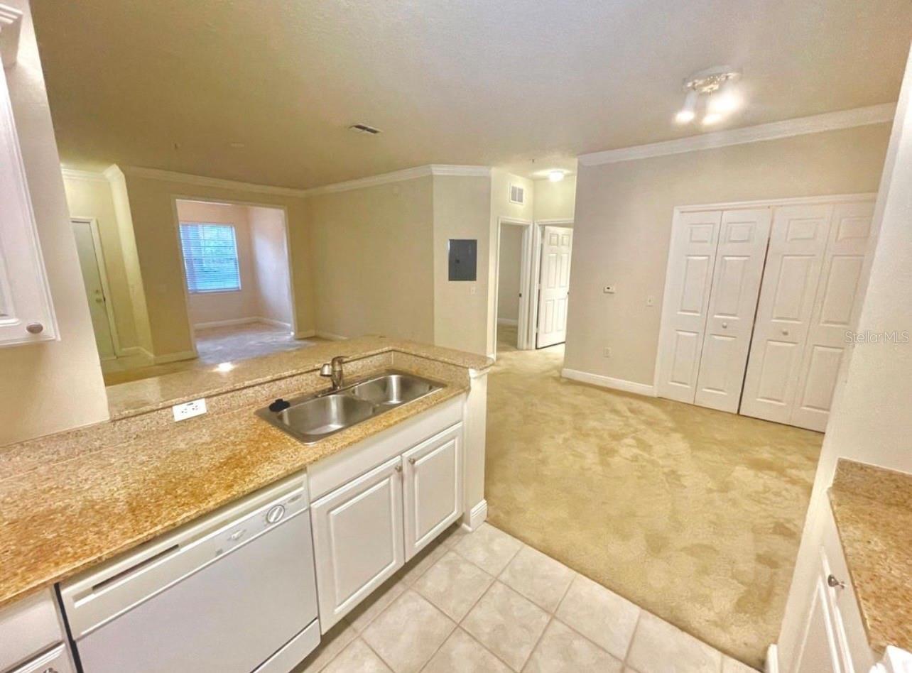 Image 6 of 25 For 430 Southern Pecan Circle 106