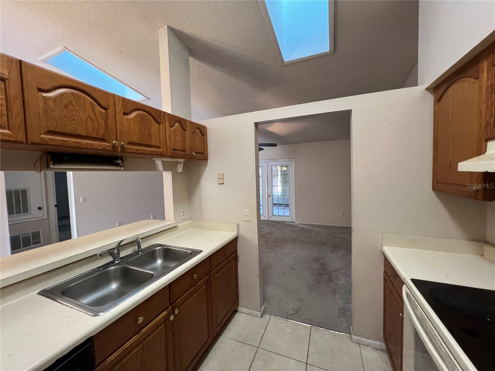 Image 5 of 13 For 124 Clear Lake Circle