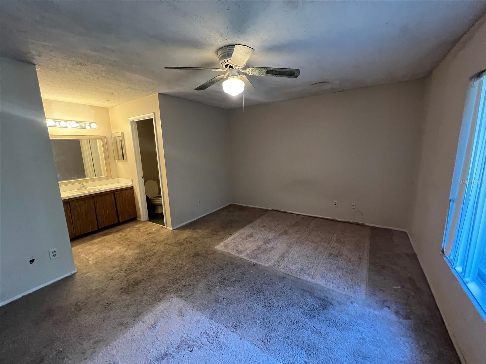 Image 6 of 13 For 124 Clear Lake Circle