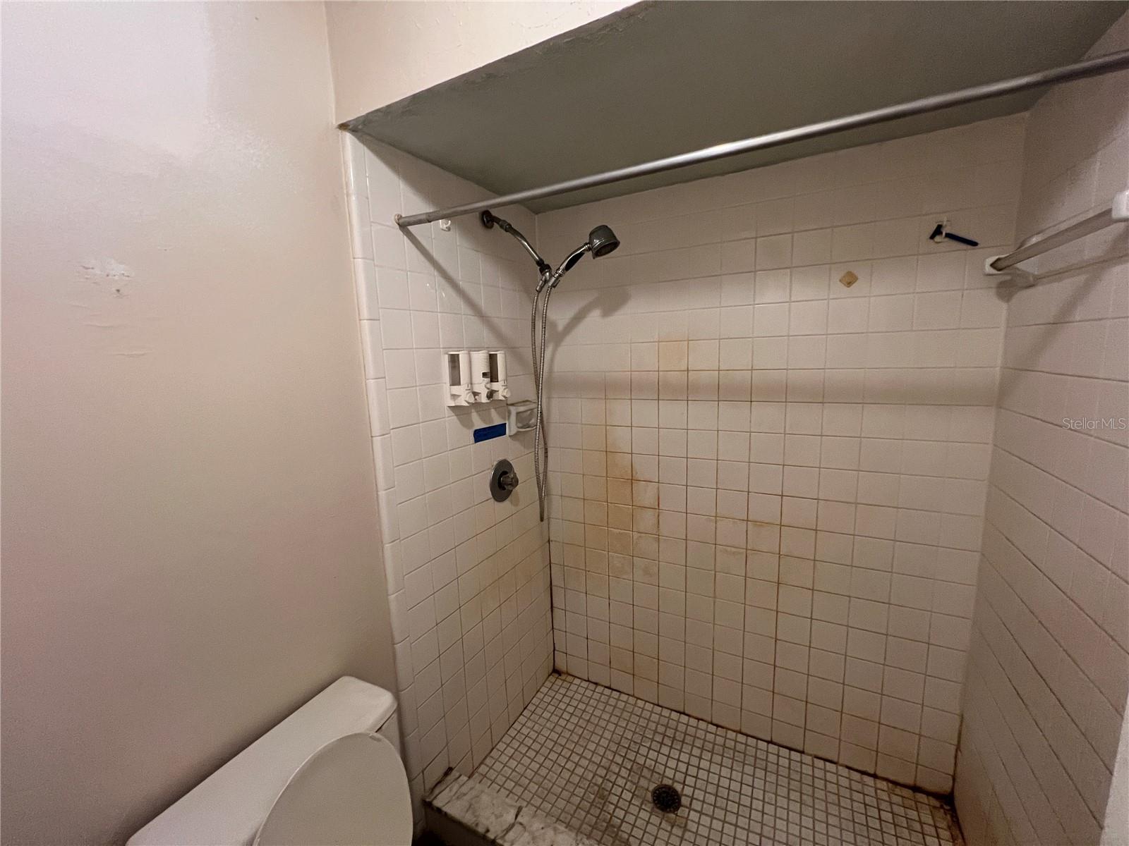 Image 7 of 13 For 124 Clear Lake Circle