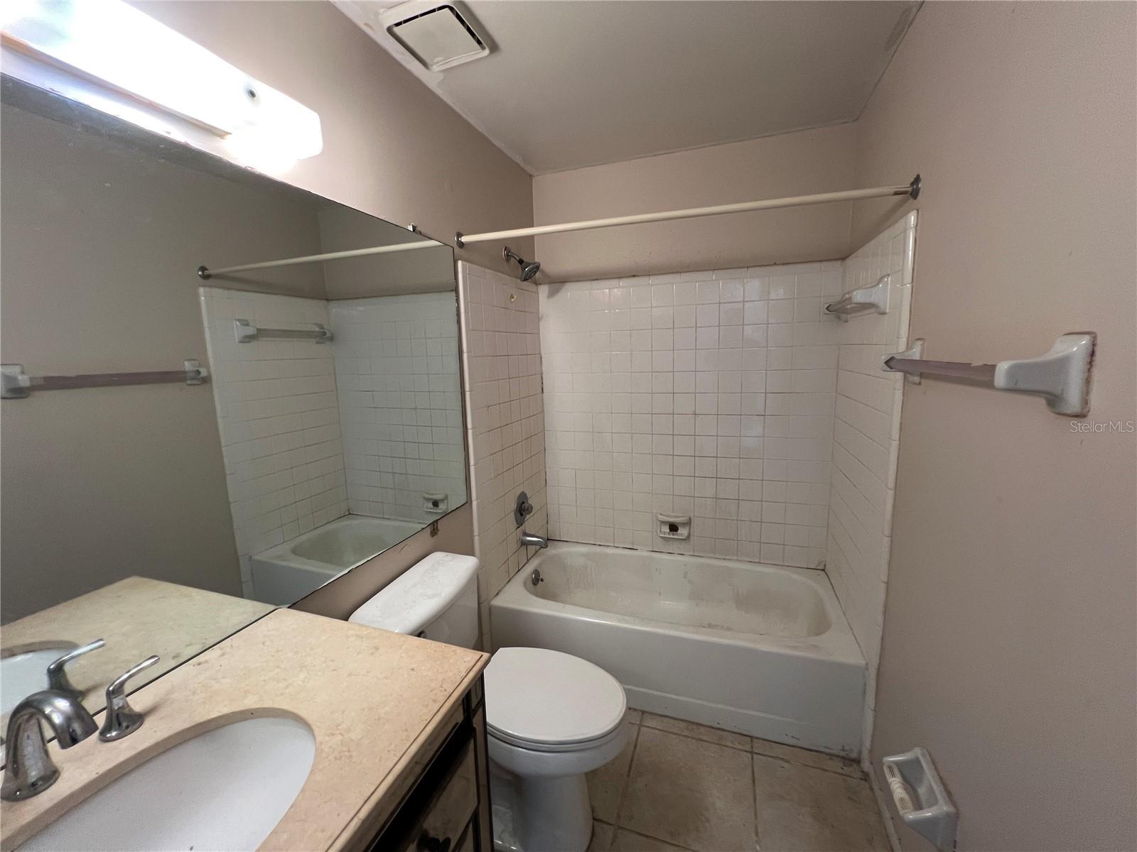 Image 9 of 13 For 124 Clear Lake Circle