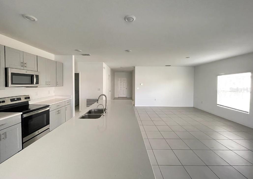 Image 3 of 13 For 225 Aquamarine Lane