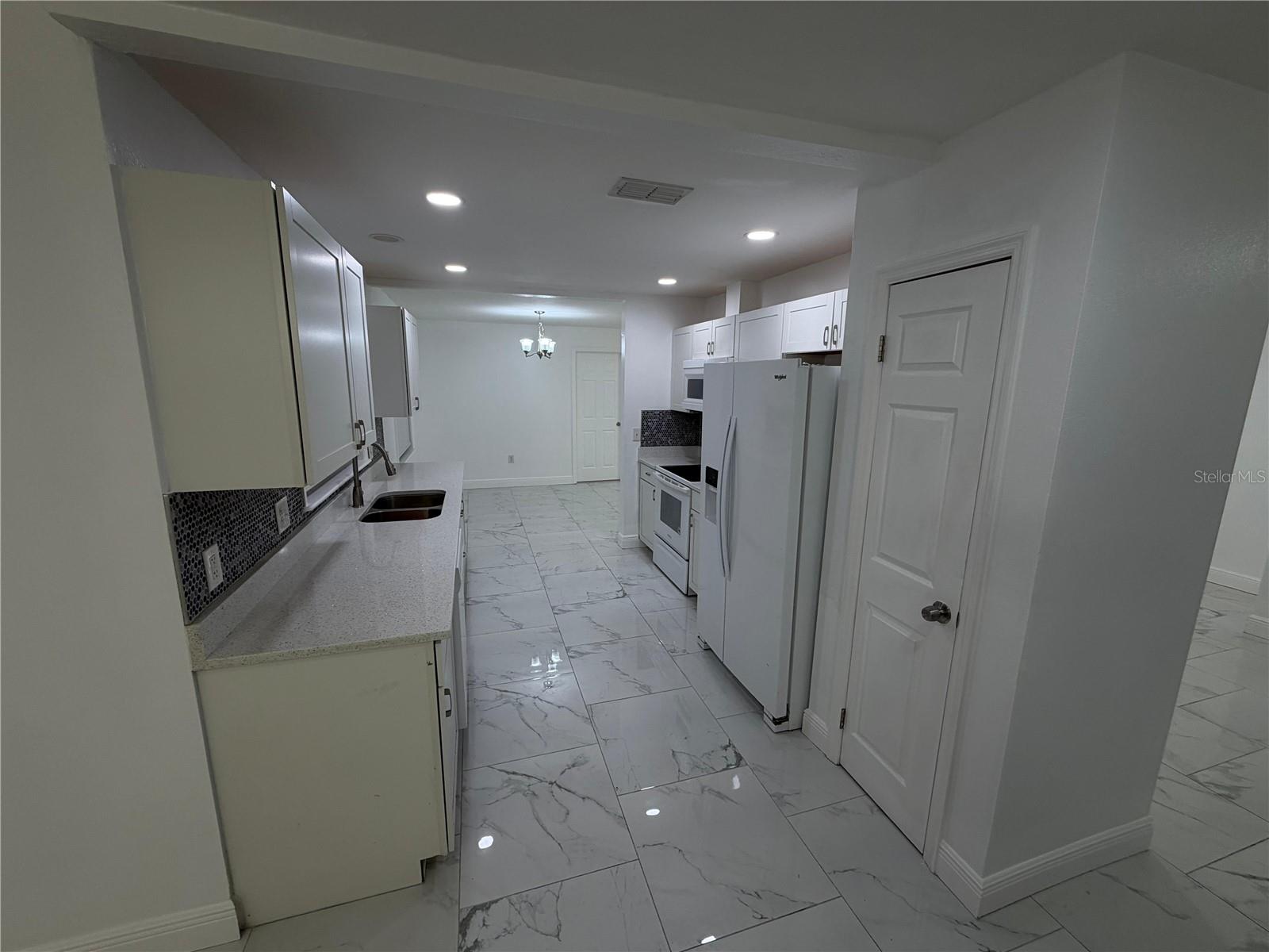 Image 6 of 15 For 7060 Scruboak Lane