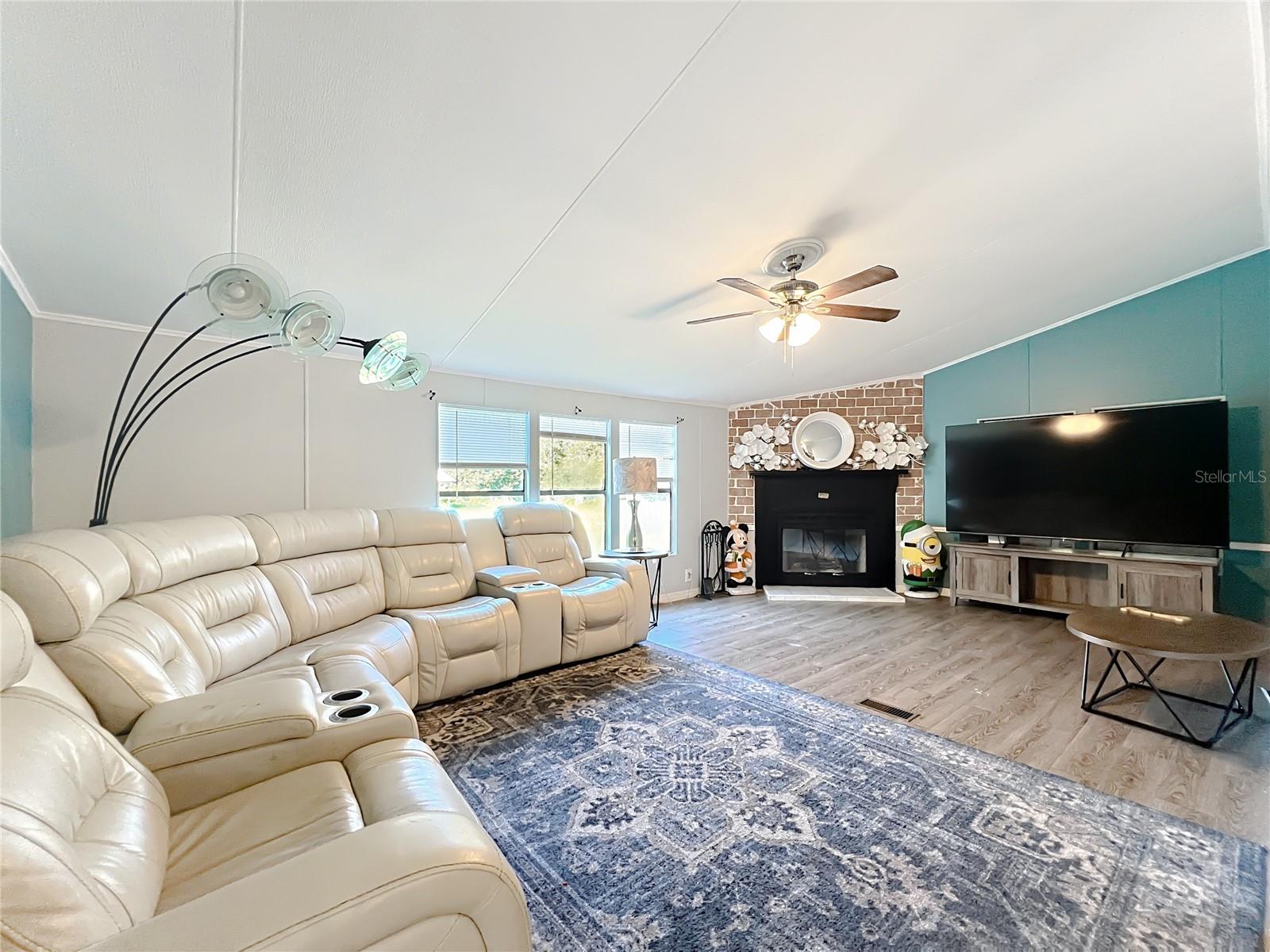 Image 5 of 45 For 11670 37th Lane