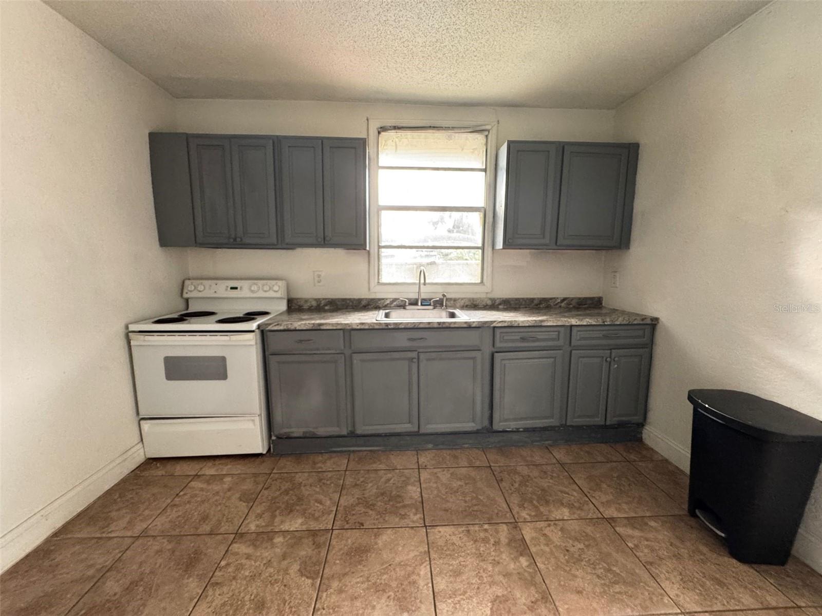 Image 13 of 20 For 638 Columbia