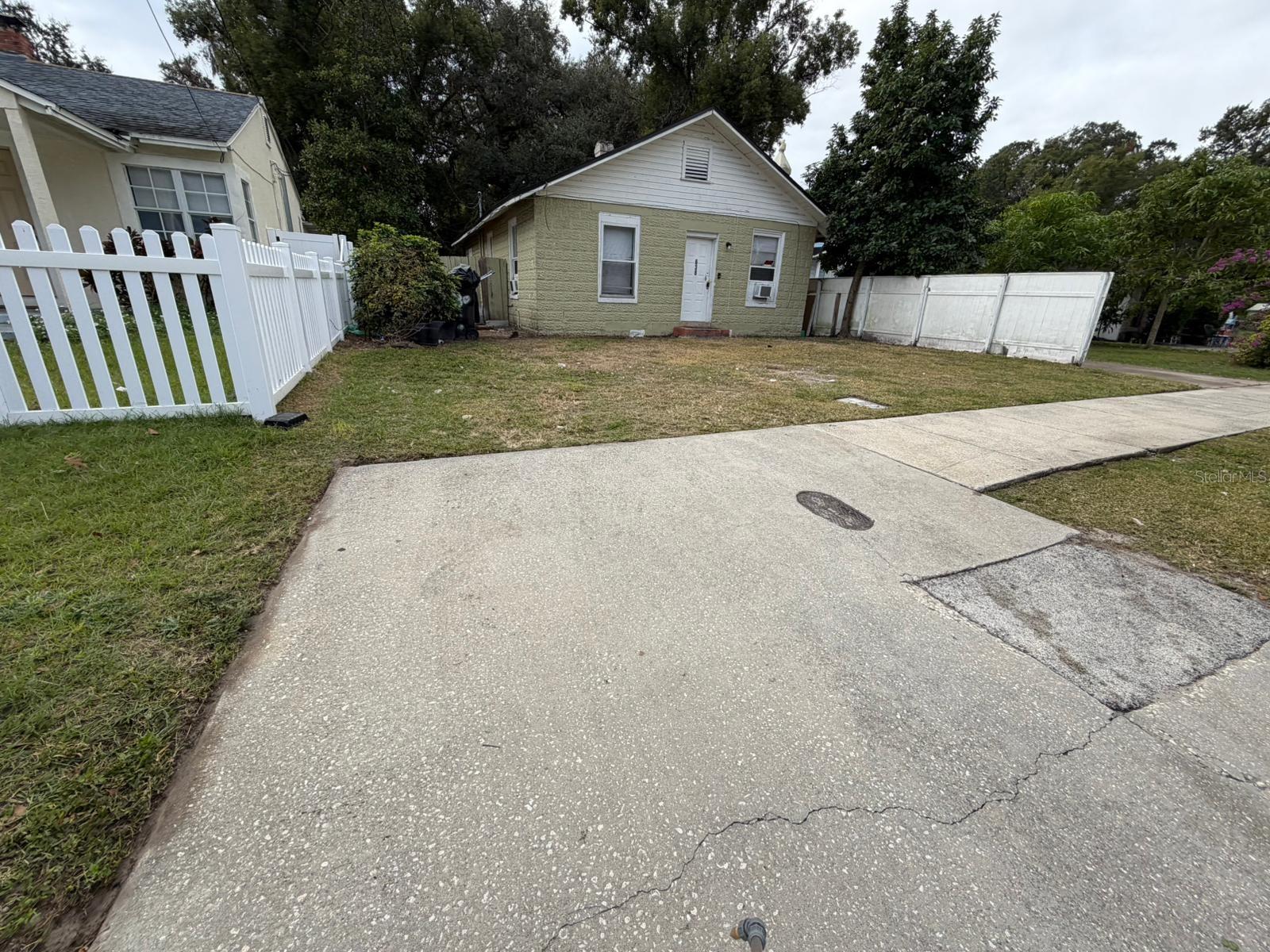 Image 2 of 20 For 638 Columbia