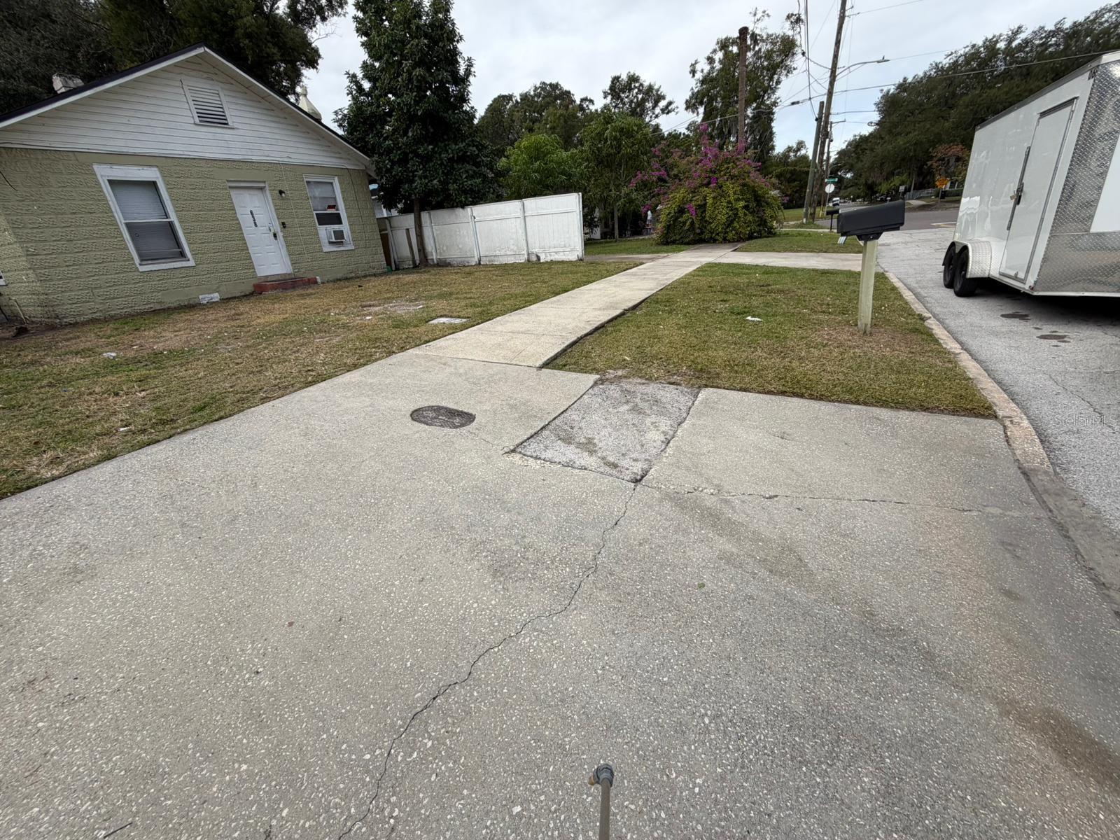 Image 3 of 20 For 638 Columbia