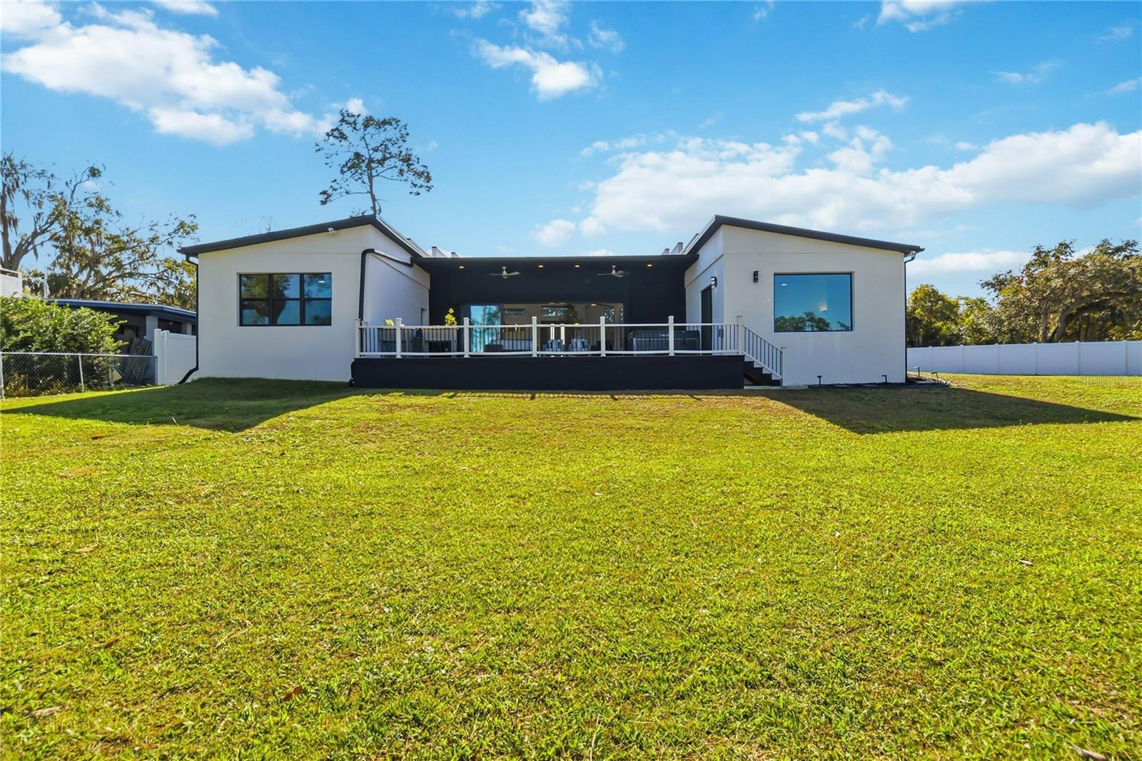 Image 20 of 26 For 4 Lotus Lake Drive