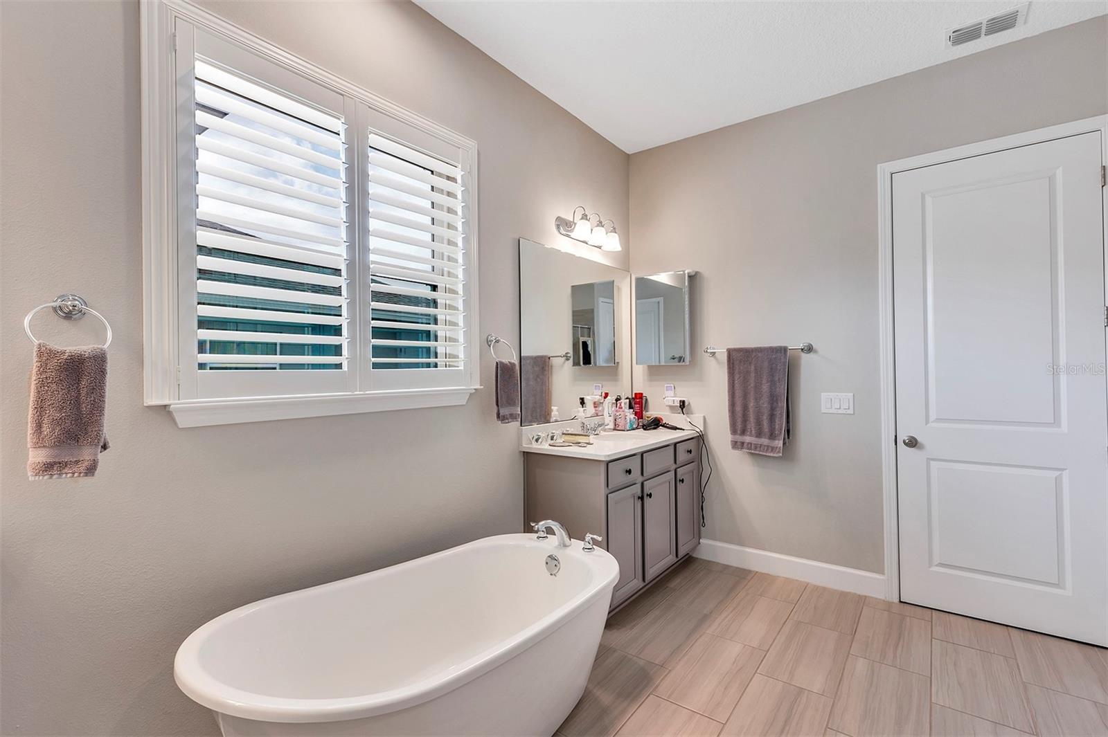 Image 28 of 68 For 665 Brooks Field Drive