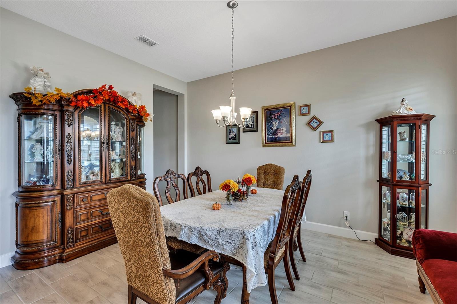 Image 5 of 68 For 665 Brooks Field Drive