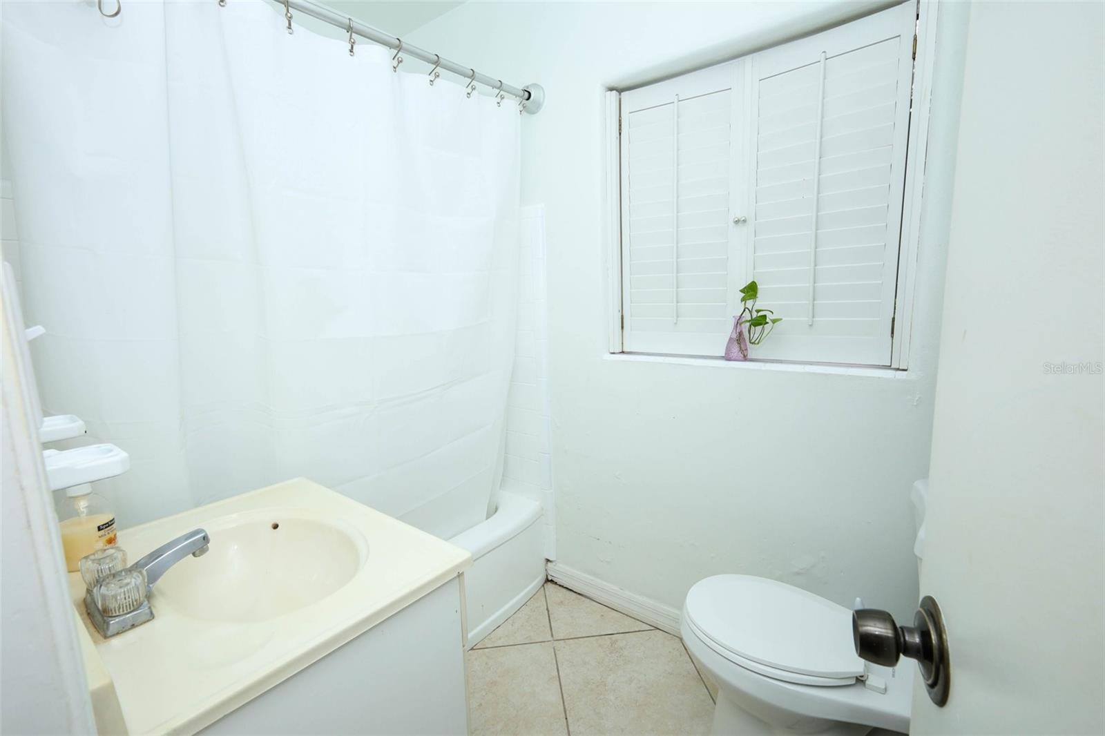 Image 10 of 14 For 410 Crystal Lake Street