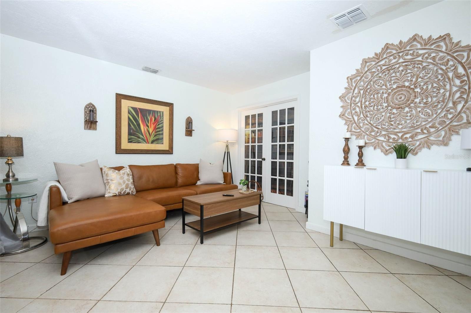 Image 4 of 14 For 410 Crystal Lake Street