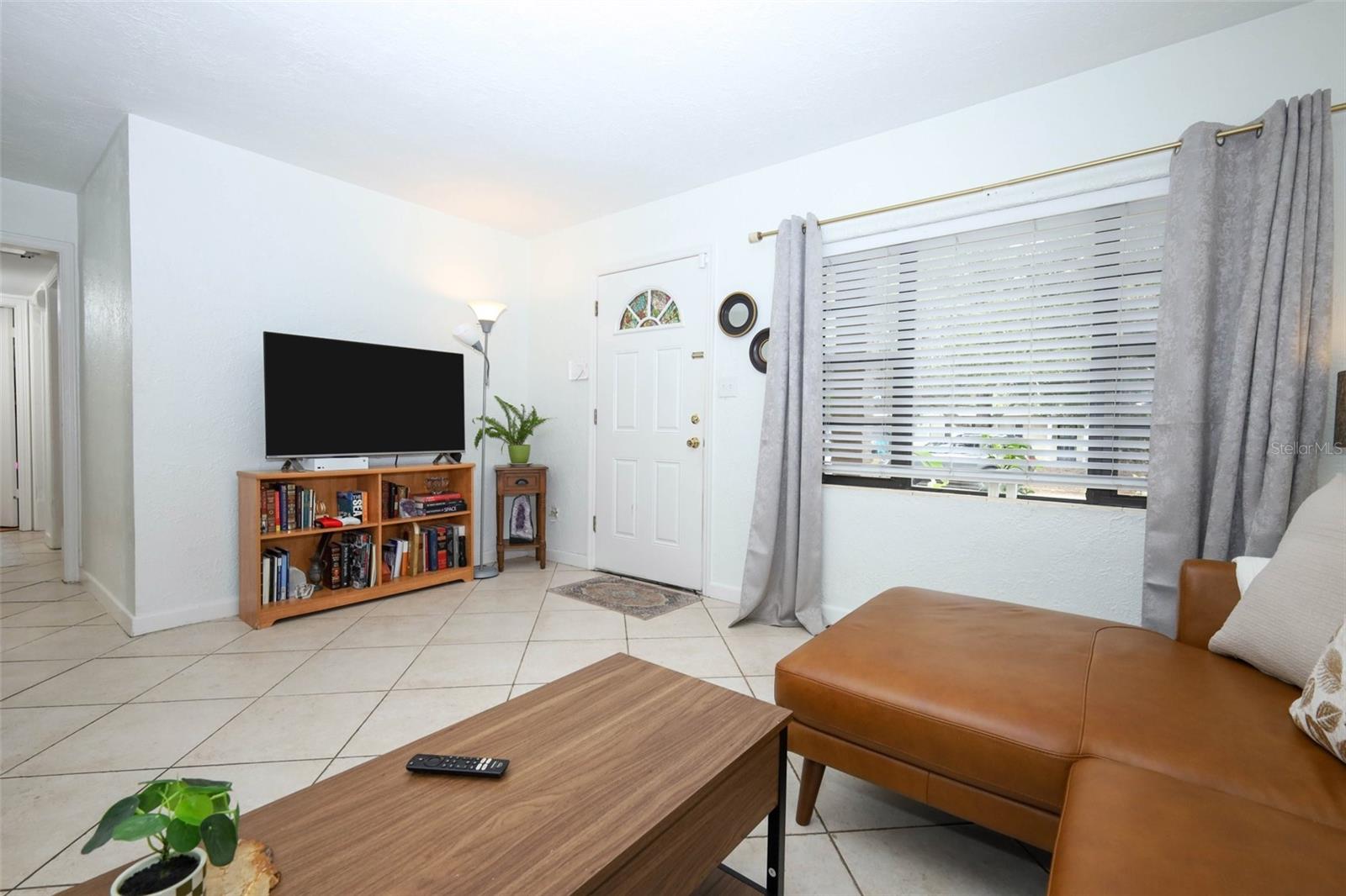 Image 6 of 14 For 410 Crystal Lake Street