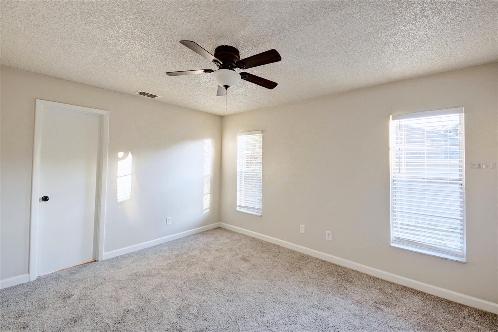 Image 11 of 35 For 1431 Quintara Avenue