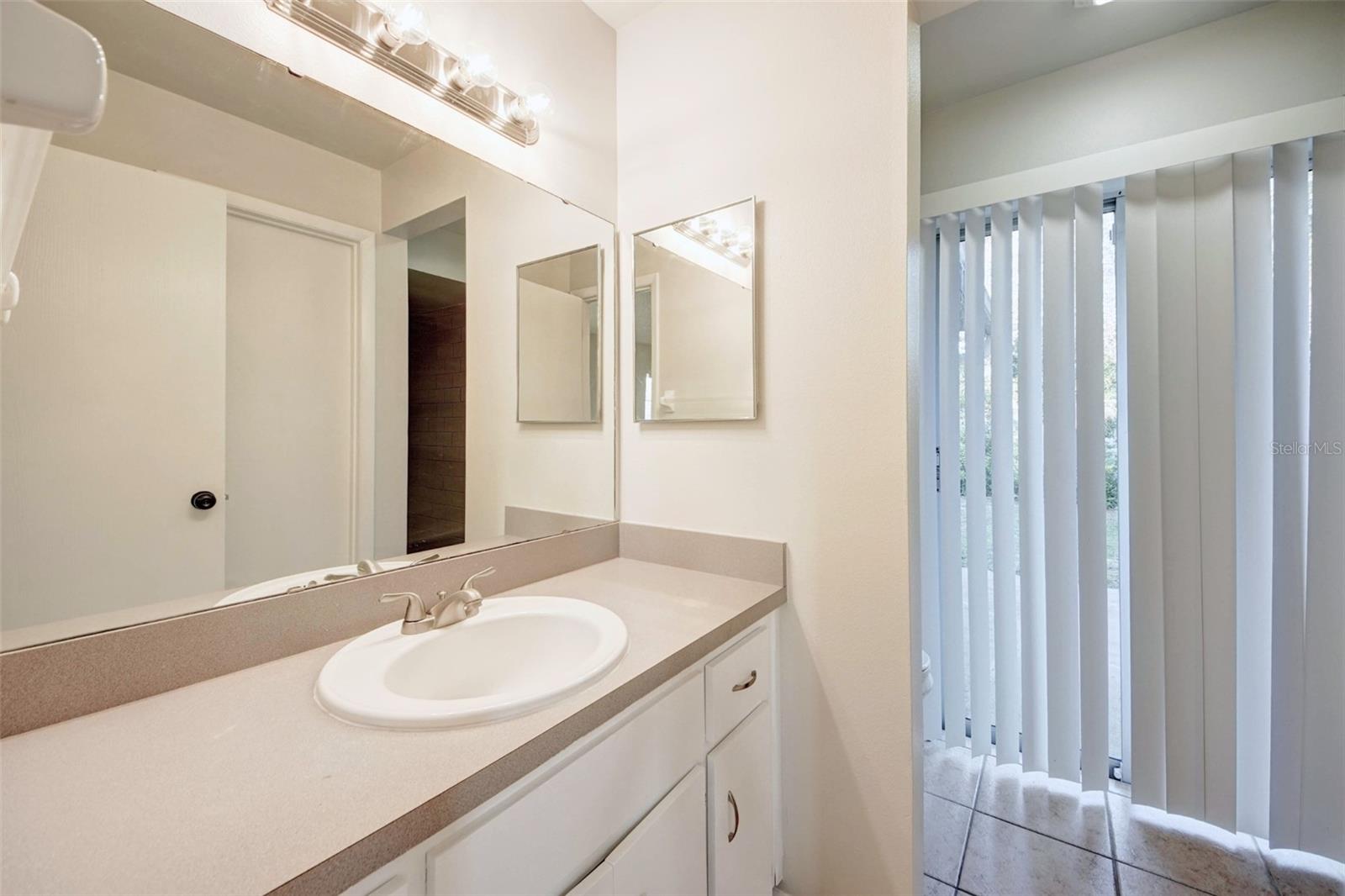 Image 12 of 35 For 1431 Quintara Avenue